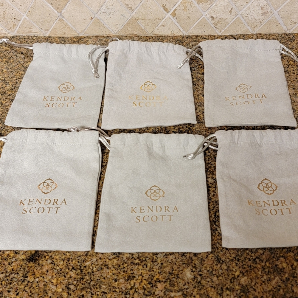 Kendra Scott dust jewelry bags